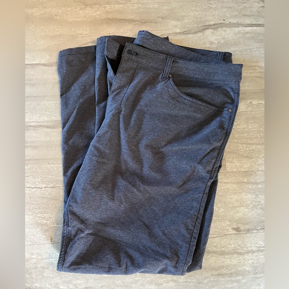 Lululemon ABC Pants size 40. Perfect condition